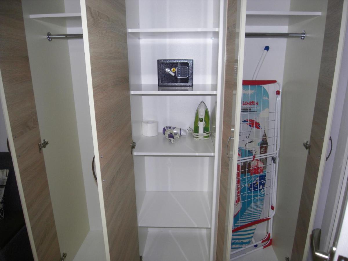 Modern Apartment Chişinău Esterno foto
